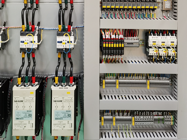 變頻柜細(xì)節(jié) 變頻柜細(xì)節(jié)