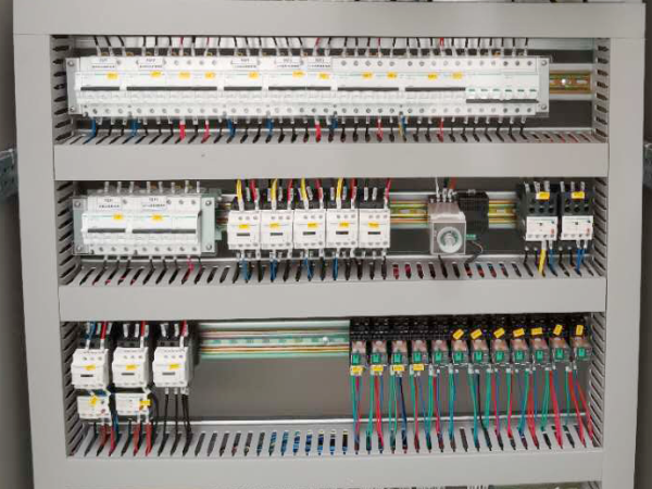 變頻柜細(xì)節(jié) 變頻柜細(xì)節(jié)